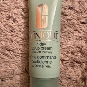 Clinique Light Green Skincare Tube - Daily Exfoliating Cream